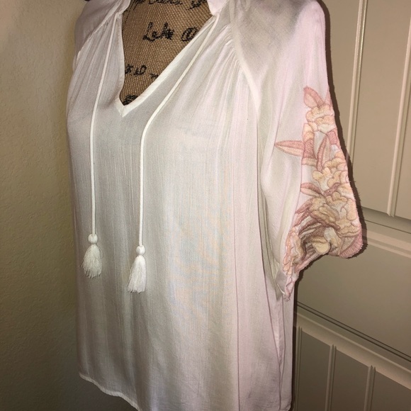 Jessica Simpson Tops - 🧨 Jessica Simpson Blouse